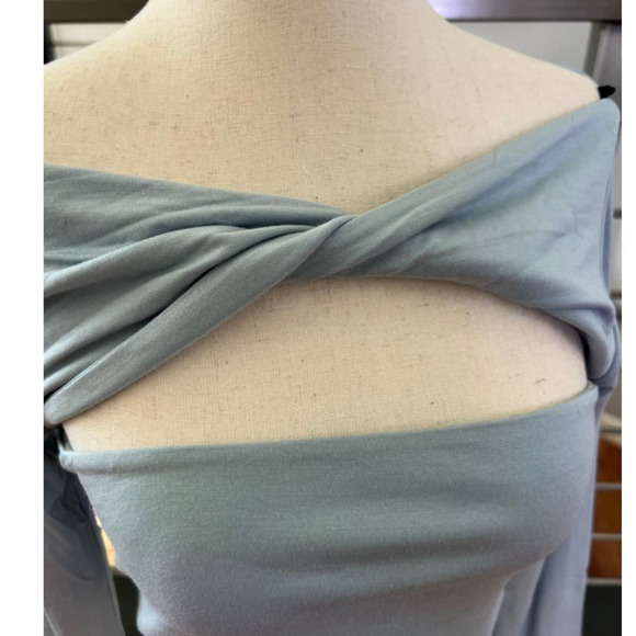 Ser.O.Ya Artemis Long Sleeved Crop Top in Gray Blue - Picture 6 of 12